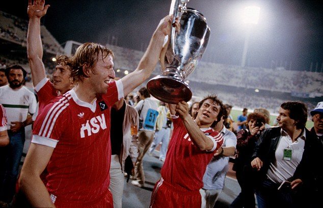Hamburg SV 1982/83 (Away) - Image 5